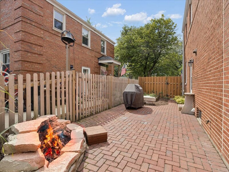 723 S La Grange Road La Grange IL 60525