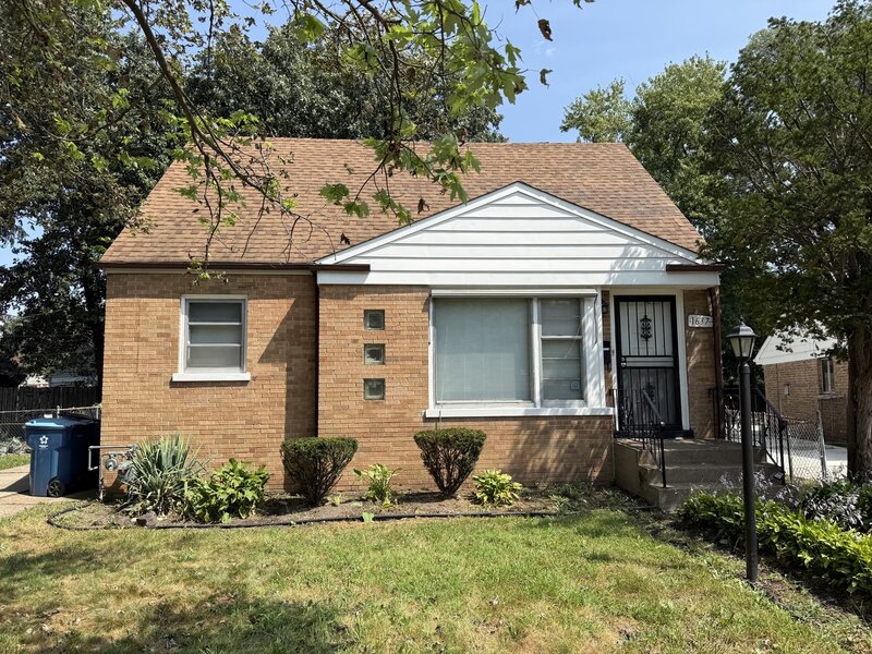 1637 Shirley Drive Calumet City IL 60409