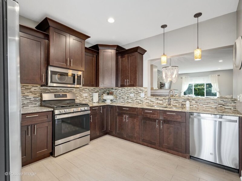 2124 W Concord Lane Addison IL 60101