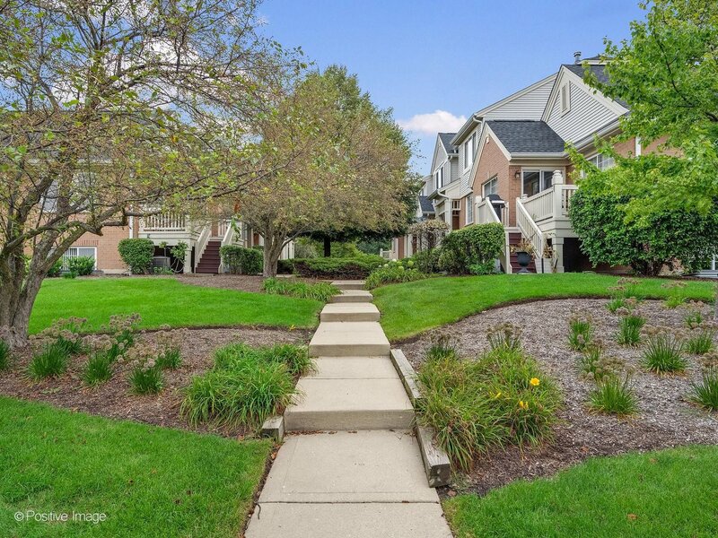 2124 W Concord Lane Addison IL 60101