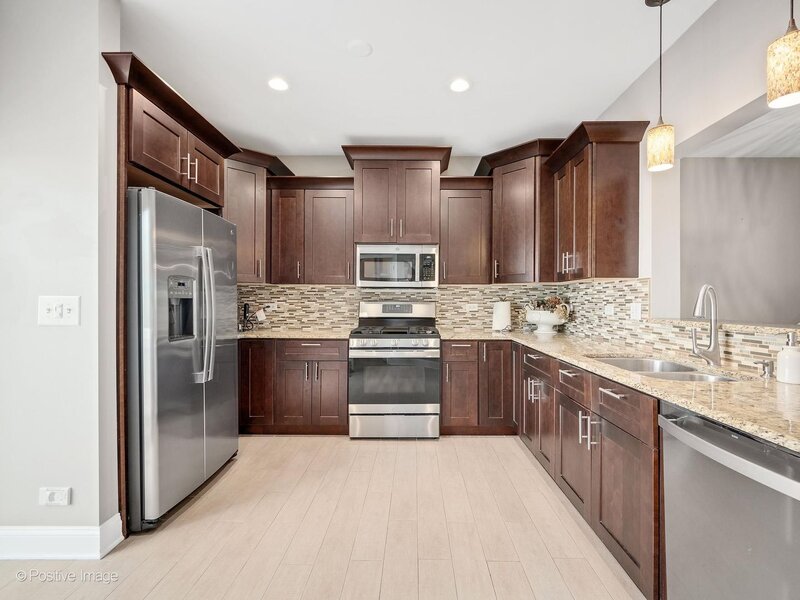 2124 W Concord Lane Addison IL 60101