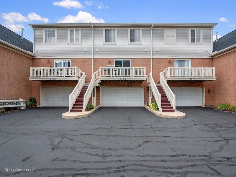 2124 W Concord Lane Addison IL 60101