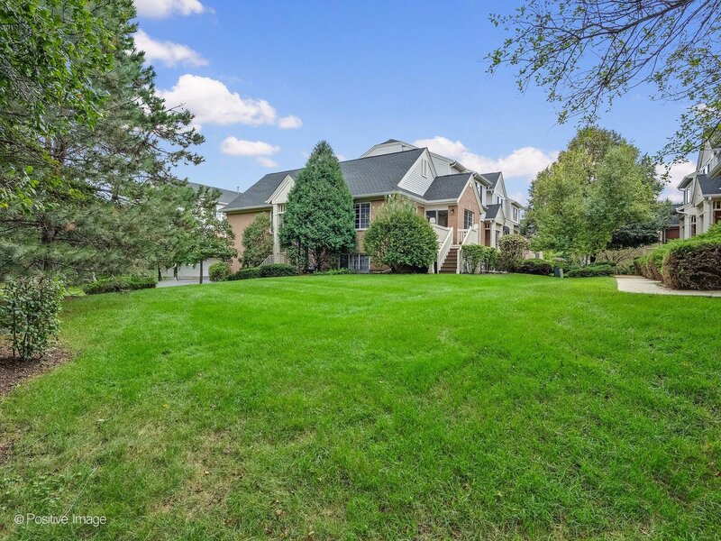 2124 W Concord Lane Addison IL 60101