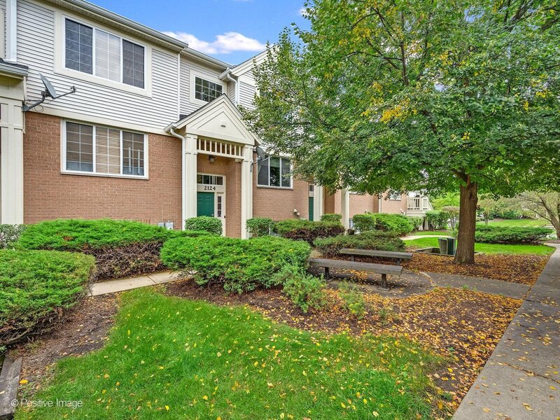 2124 W Concord Lane Addison IL 60101