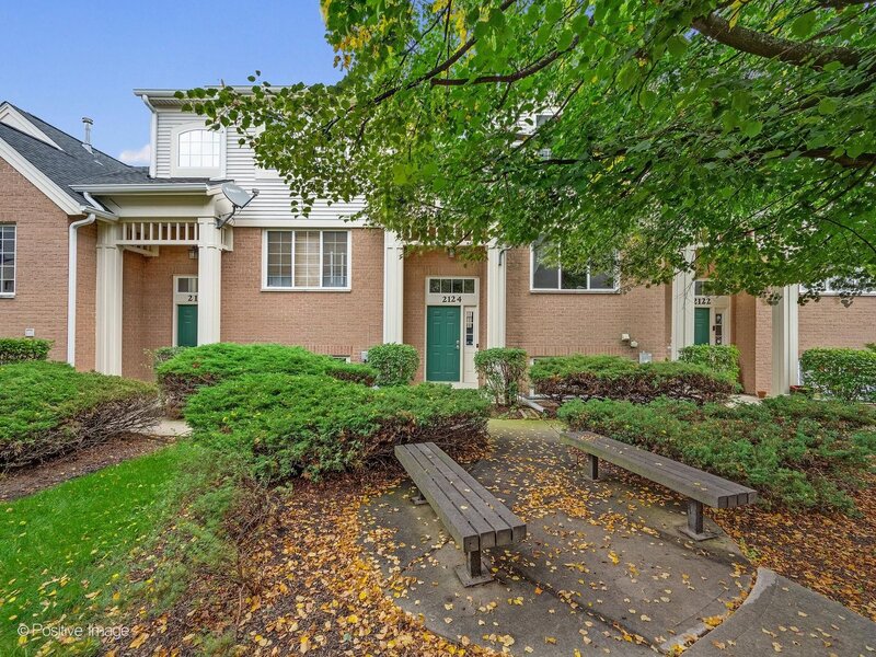 2124 W Concord Lane Addison IL 60101