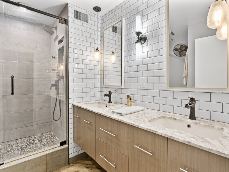 758 N Larrabee Street Chicago IL 60654