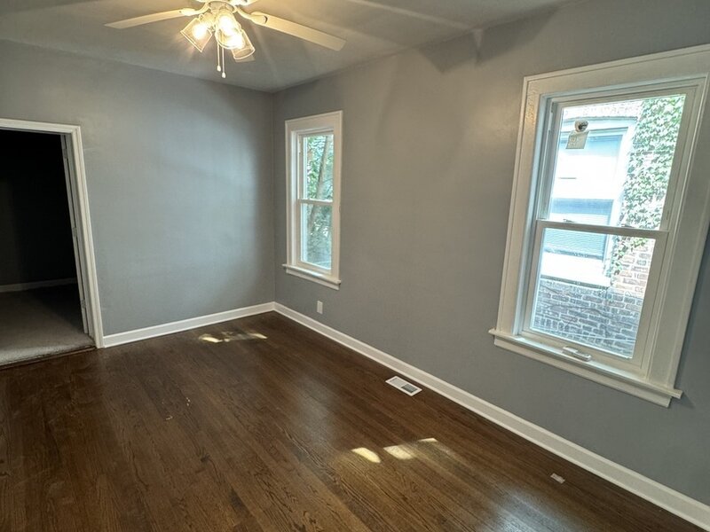 8404 S Oglesby Avenue Chicago IL 60617