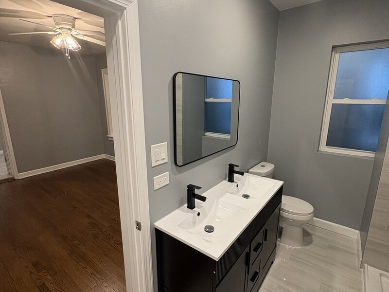 8404 S Oglesby Avenue Chicago IL 60617