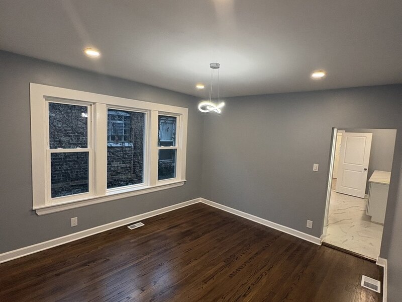 8404 S Oglesby Avenue Chicago IL 60617