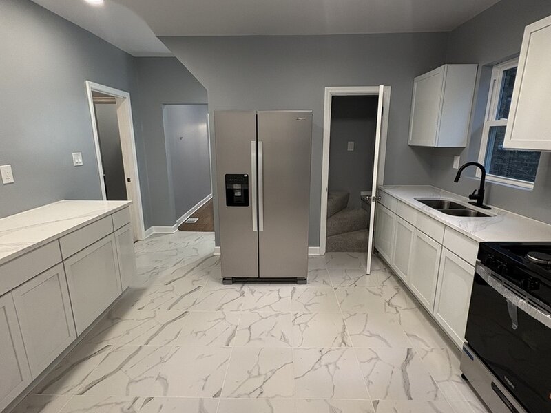 8404 S Oglesby Avenue Chicago IL 60617
