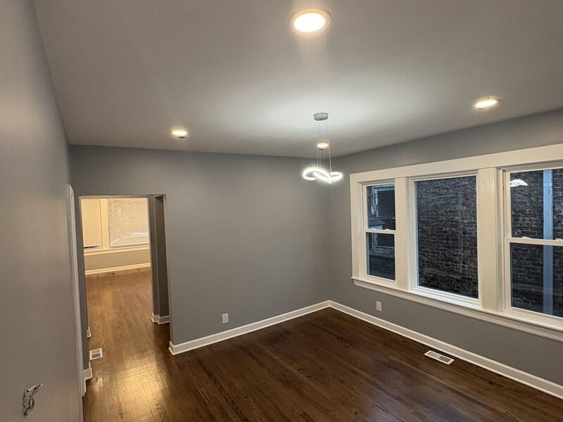 8404 S Oglesby Avenue Chicago IL 60617