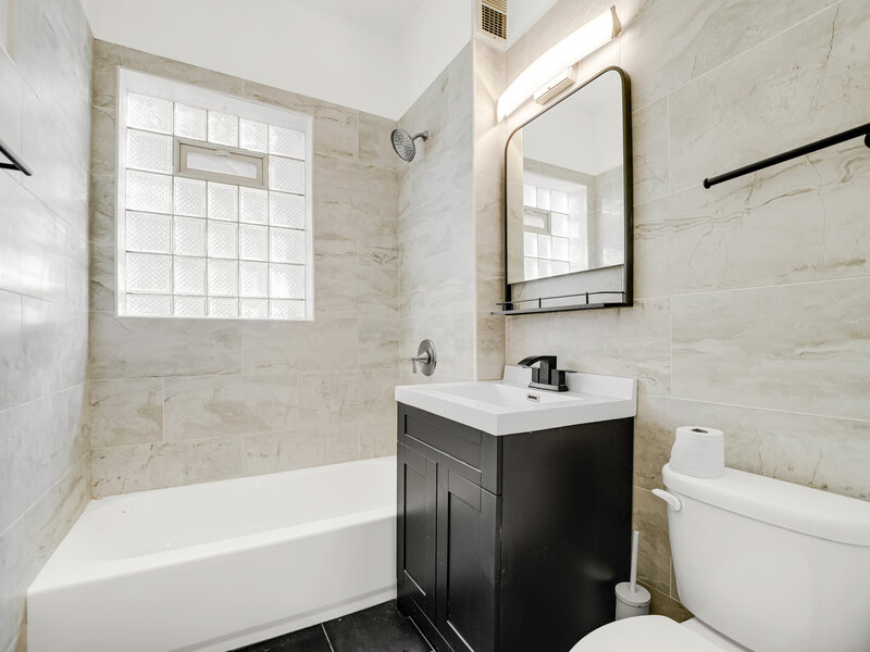 928 E 46th Street Chicago IL 60653