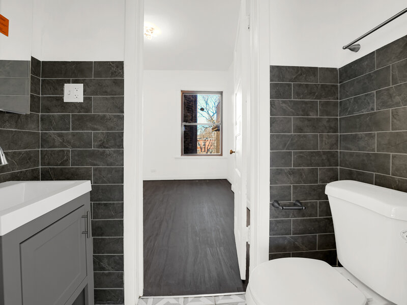 928 E 46th Street Chicago IL 60653