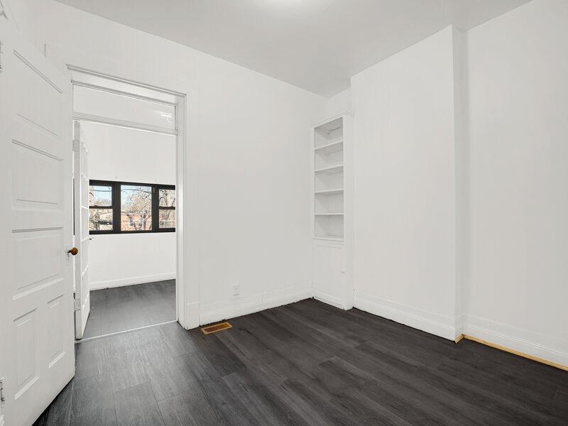 928 E 46th Street Chicago IL 60653