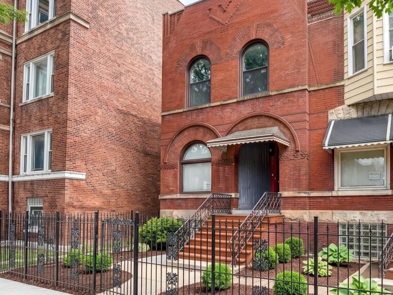 928 E 46th Street Chicago IL 60653