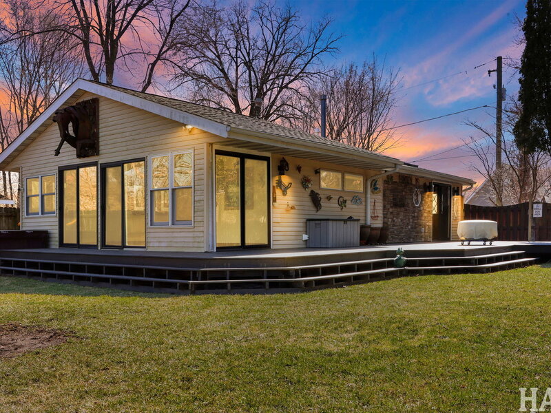 1319 Nippersink Drive Spring Grove IL 60081