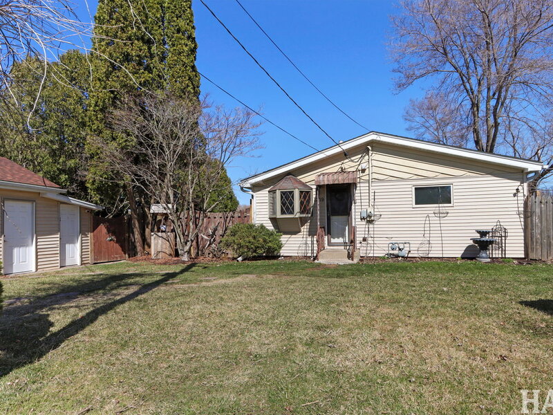1319 Nippersink Drive Spring Grove IL 60081