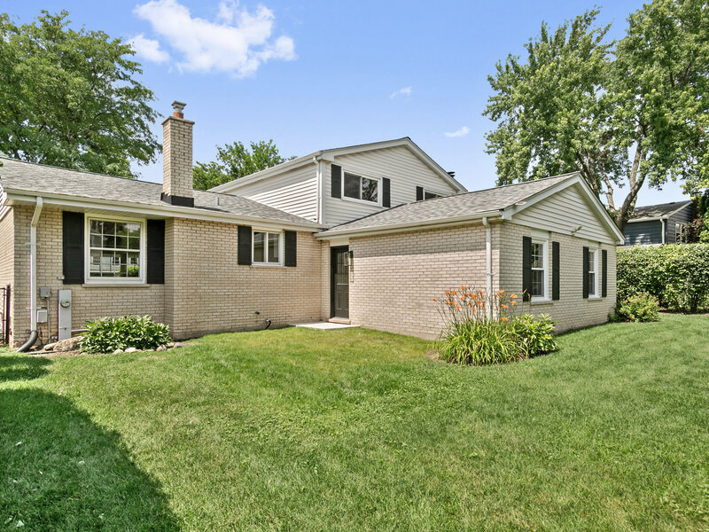 1554 Chickasaw Drive Naperville IL 60563