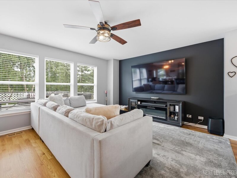231 White Oak Street Hampshire IL 60140