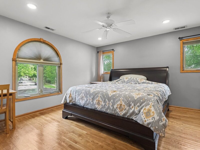 2945 Hartzell Street Wilmette IL 60091
