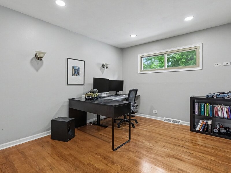 2945 Hartzell Street Wilmette IL 60091