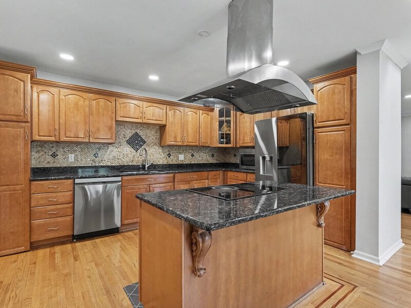2945 Hartzell Street Wilmette IL 60091