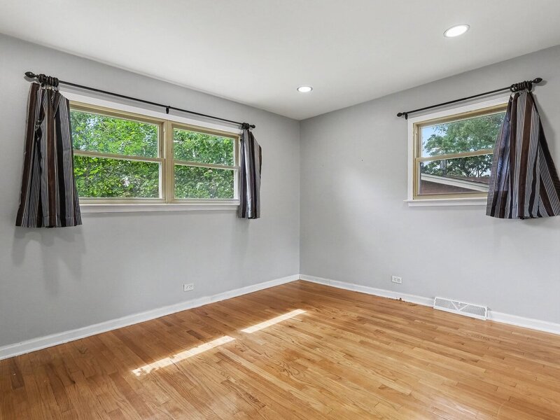 2945 Hartzell Street Wilmette IL 60091