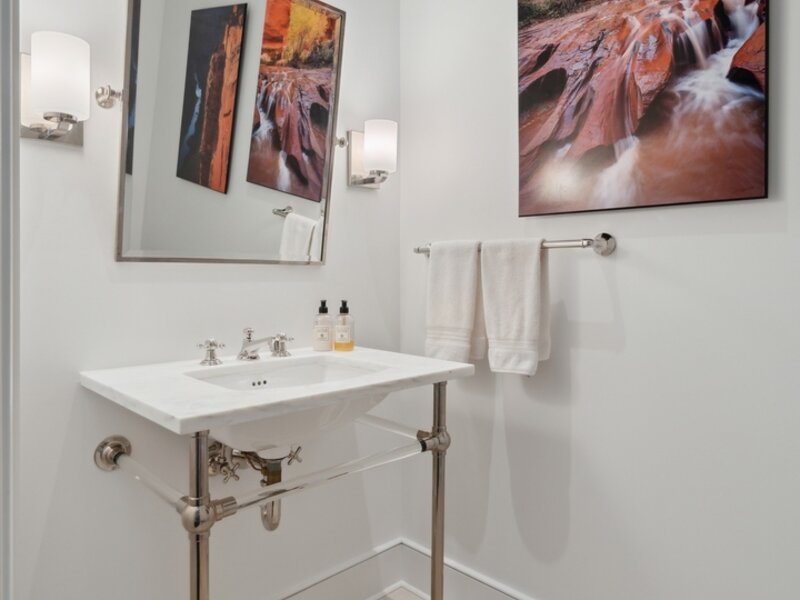 118 E Erie Street Chicago IL 60611