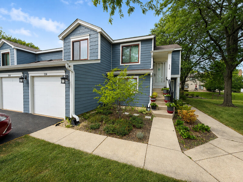 116 Manchester Court Schaumburg IL 60193