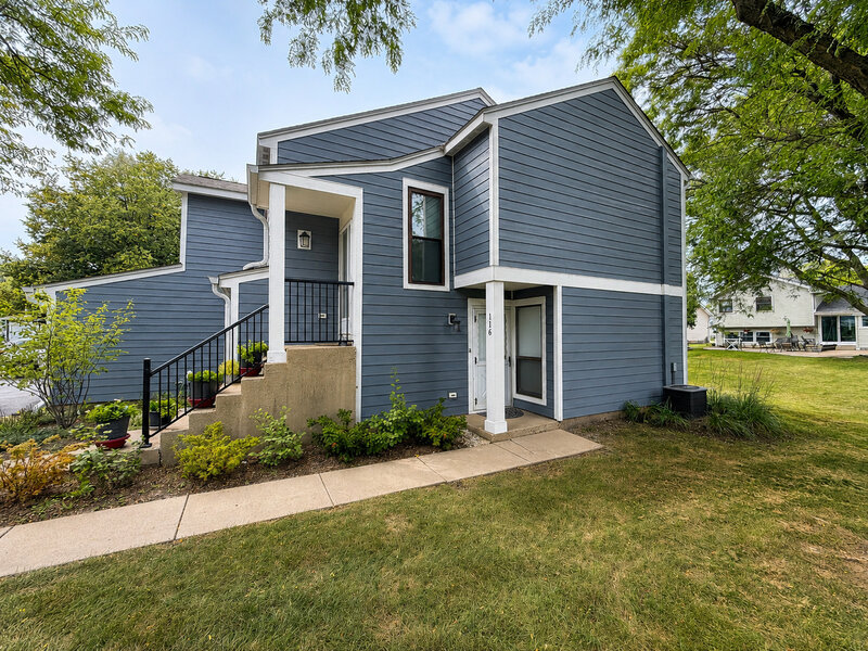 116 Manchester Court Schaumburg IL 60193