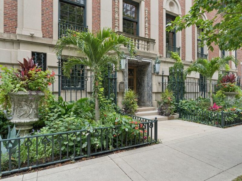 1355 N Astor Street Chicago IL 60610