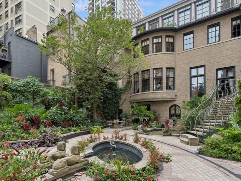 1355 N Astor Street Chicago IL 60610