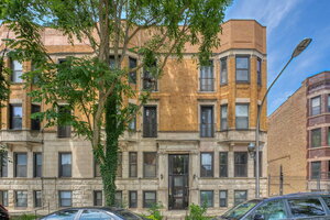 Photo of 4214 N Kenmore Avenue Chicago IL 60613