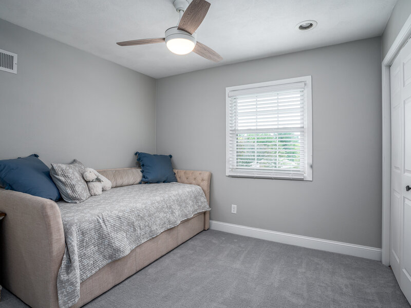 1736 E 42nd Court Davenport IA 52807