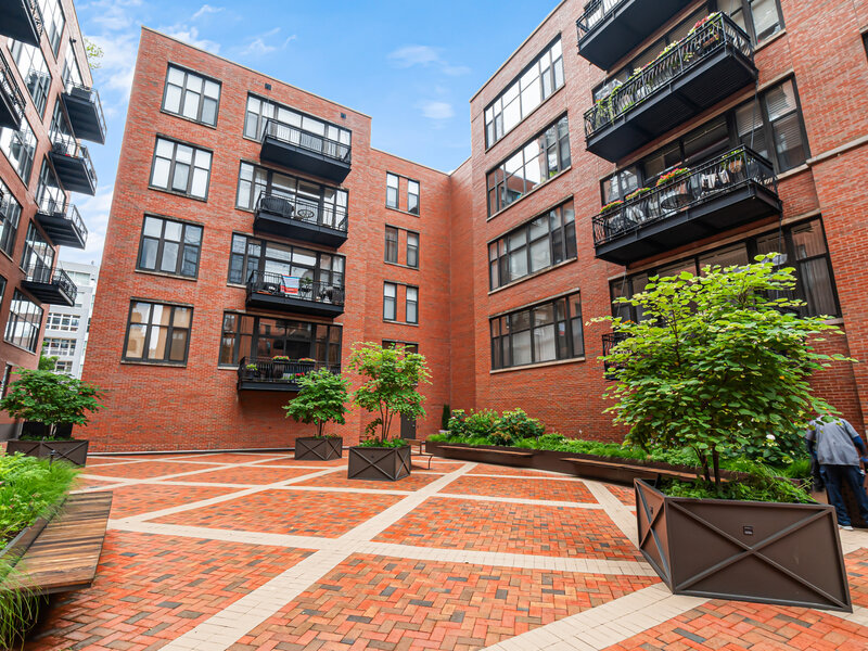 333 W Hubbard Street Chicago IL 60654