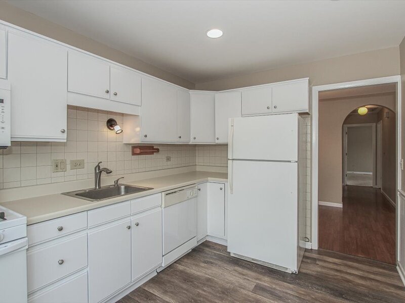 1063 Hampton Harbor Schaumburg IL 60193
