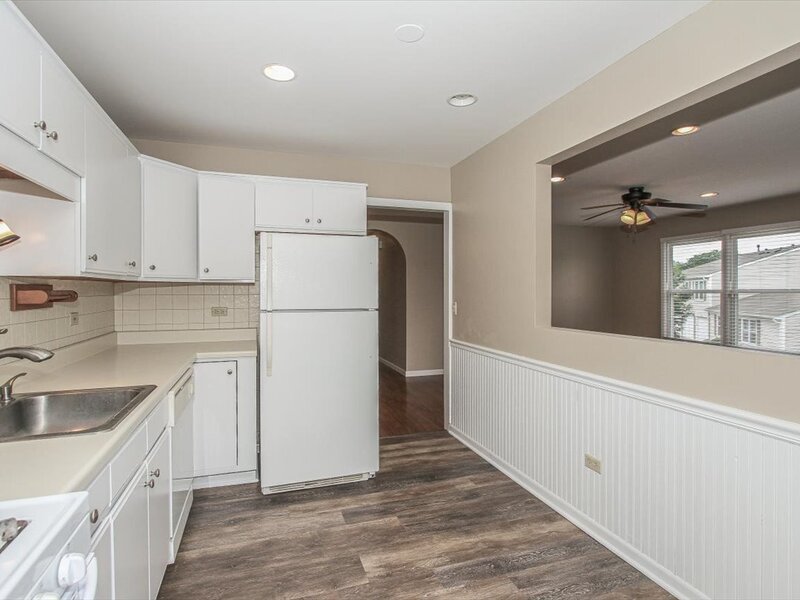 1063 Hampton Harbor Schaumburg IL 60193