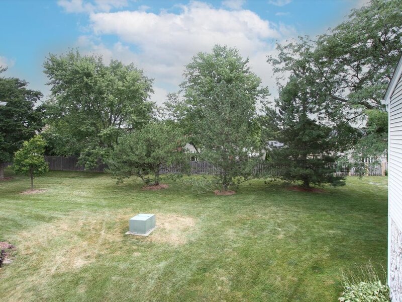 1063 Hampton Harbor Schaumburg IL 60193