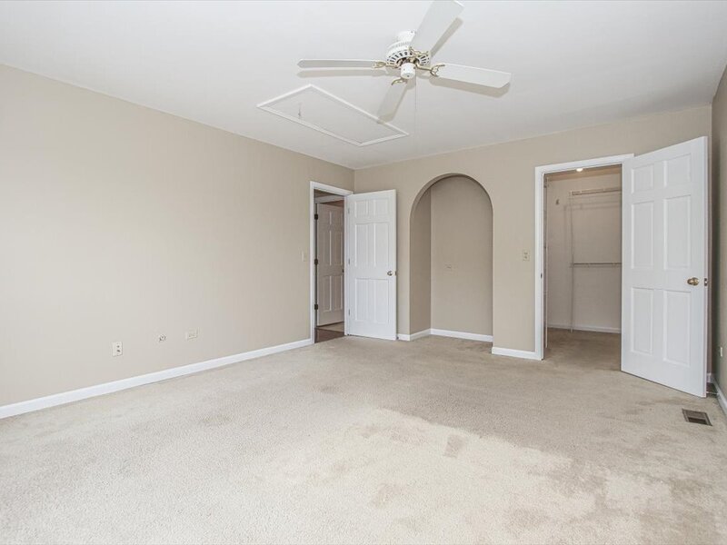 1063 Hampton Harbor Schaumburg IL 60193