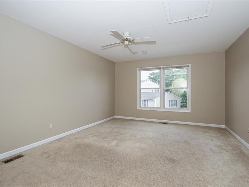 1063 Hampton Harbor Schaumburg IL 60193