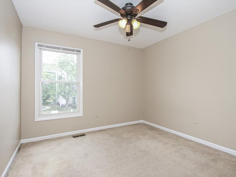 1063 Hampton Harbor Schaumburg IL 60193