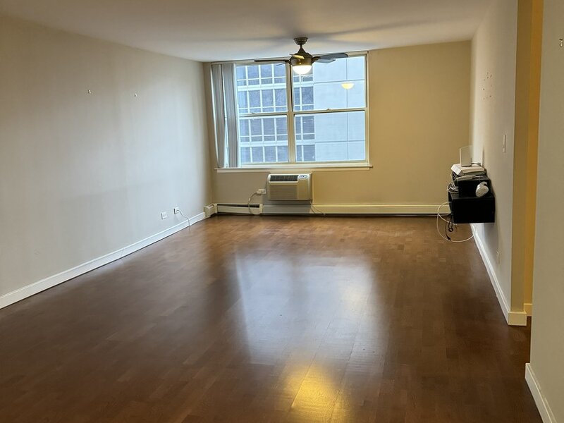 3033 N Sheridan Road Chicago IL 60657