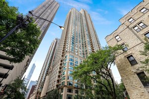 Photo of 25 E Superior Street Chicago IL 60611 Unit 1006