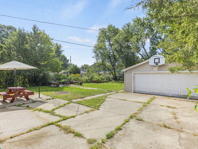 309 E Walnut Street Roselle IL 60172