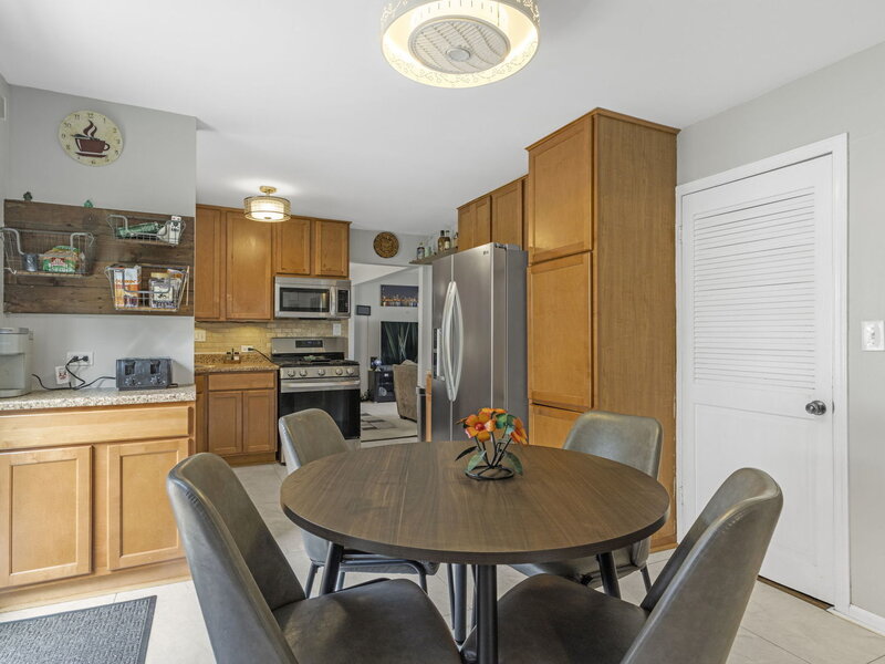 309 E Walnut Street Roselle IL 60172
