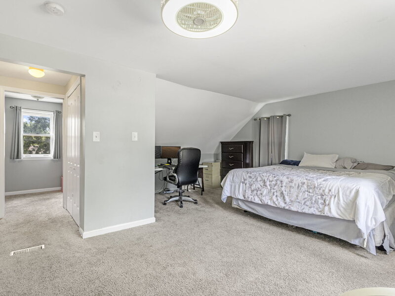 309 E Walnut Street Roselle IL 60172