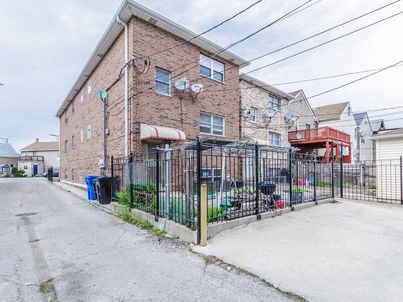 1343 W 31st Street Chicago IL 60608