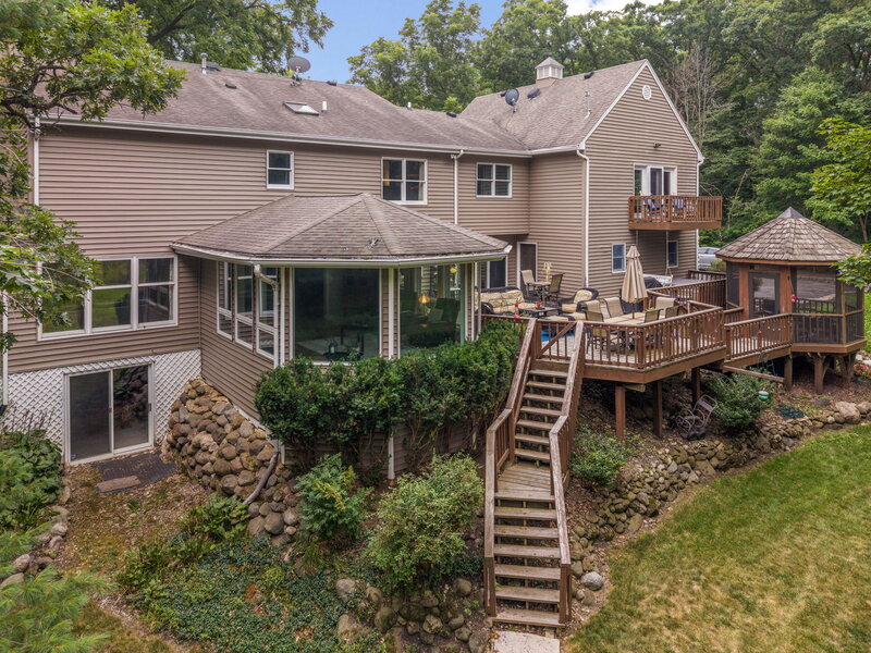 8310 Mason Hill Road Woodstock IL 60098