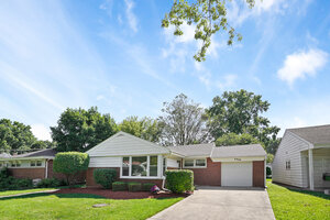 Photo of 1419 W Saint James Place Arlington Heights IL 60005