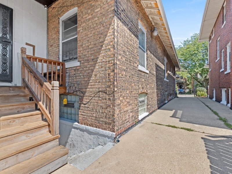 7618 S Sangamon Street Chicago IL 60620